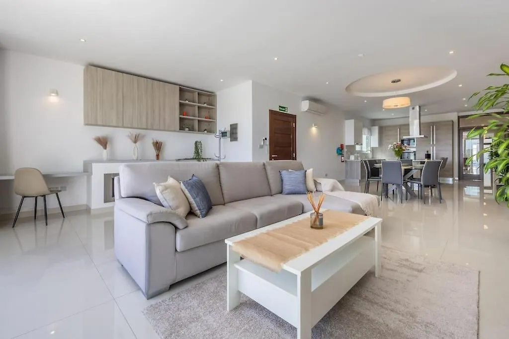 Modern 3 Bedrooms Penthouse With A Breathtaking Valletta View Sliema