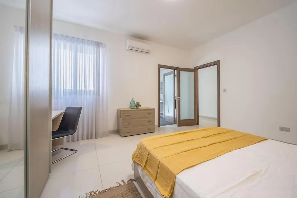 Modern 3 Bedrooms Penthouse With A Breathtaking Valletta View Sliema Apartment