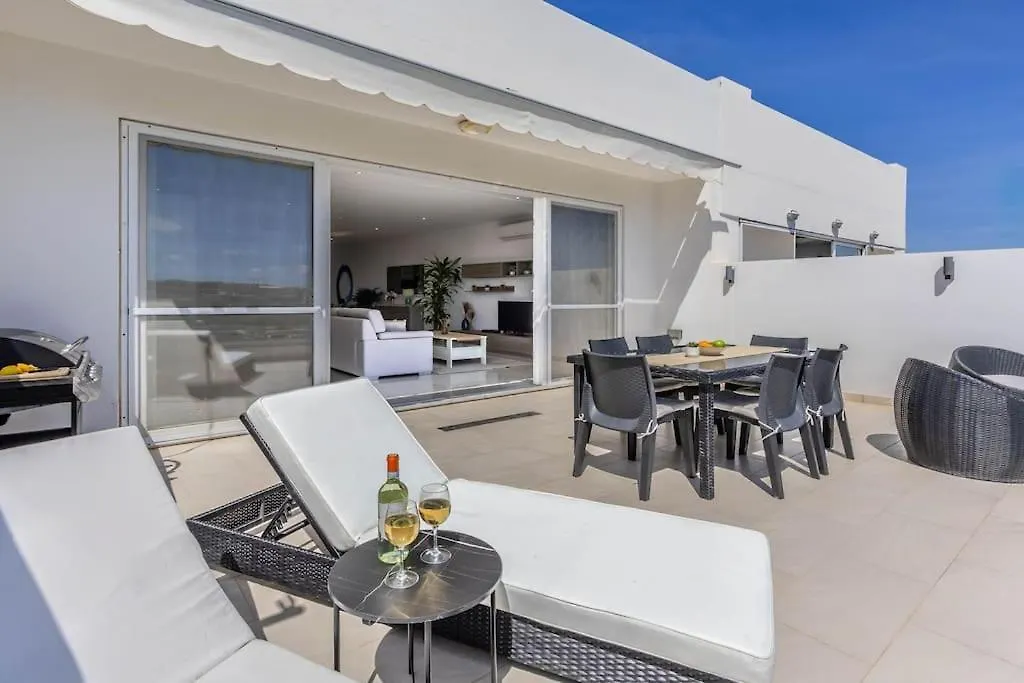 Modern 3 Bedrooms Penthouse With A Breathtaking Valletta View Sliema Apartment