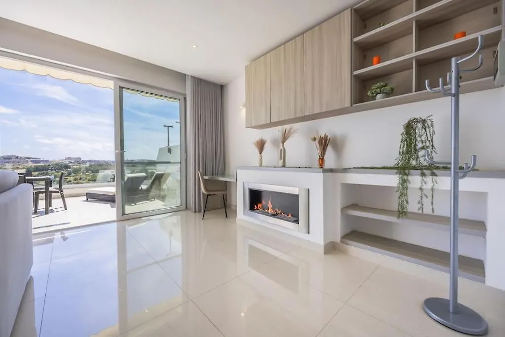 Modern 3 Bedrooms Penthouse With A Breathtaking Valletta View Sliema 0*,