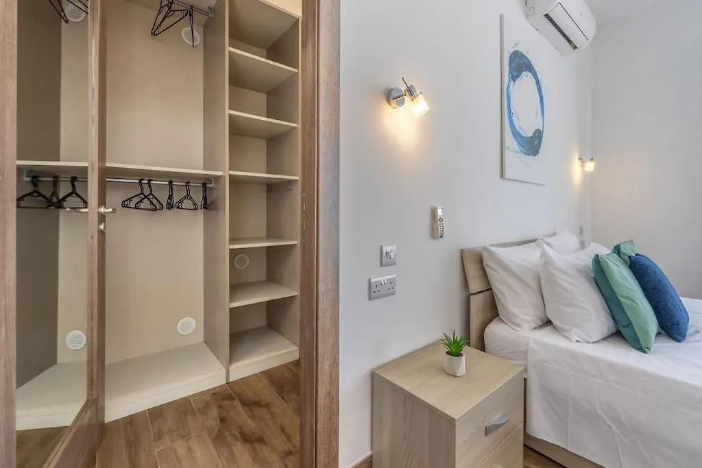 Modern 3 Bedrooms Penthouse With A Breathtaking Valletta View Sliema Apartment