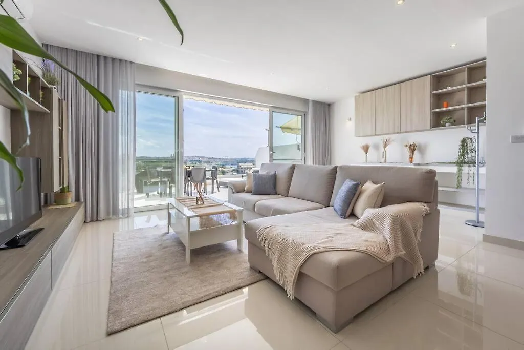 Apartment Modern 3 Bedrooms Penthouse With A Breathtaking Valletta View Sliema