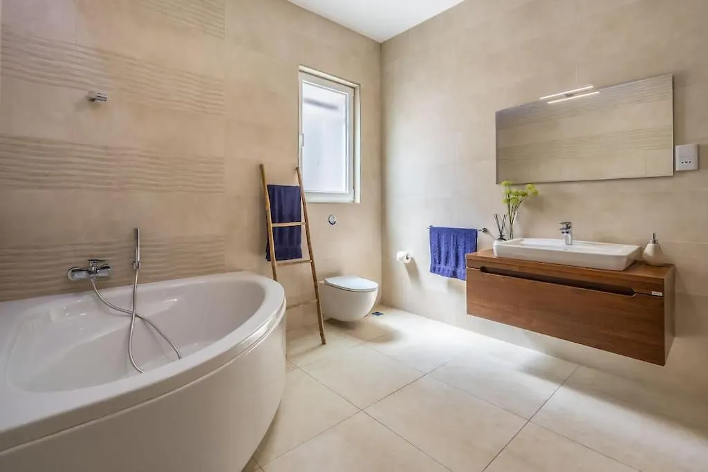 Appartement Modern 3 Bedrooms Penthouse With A Breathtaking Valletta View Sliema